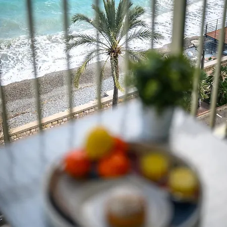 Rives D'or 2, Beautiful Beachfront Studio, Access, Ac Roquebrune-Cap-Martin