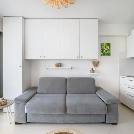 Rives D'or 2, Beautiful Beachfront Studio, Access, Ac *