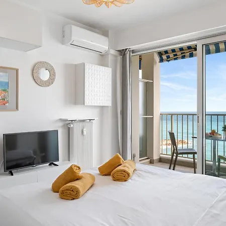 Rives D'or 2, Beautiful Beachfront Studio, Access, Ac