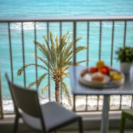 公寓 Rives D'or 2, Beautiful Beachfront Studio, Access, Ac