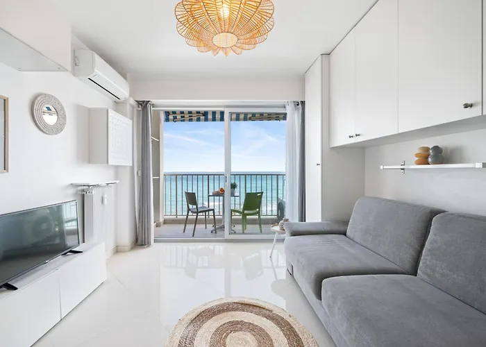 Rives D'or 2, Beautiful Beachfront Studio, Access, Ac شقة