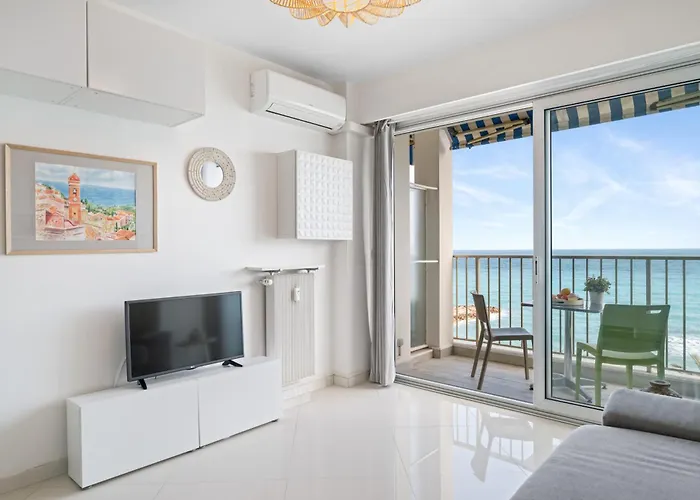 Rives D'or 2, Beautiful Beachfront Studio, Access, Ac *