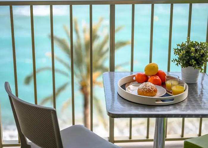 Rives D'or 2, Beautiful Beachfront Studio, Access, Ac شقة *