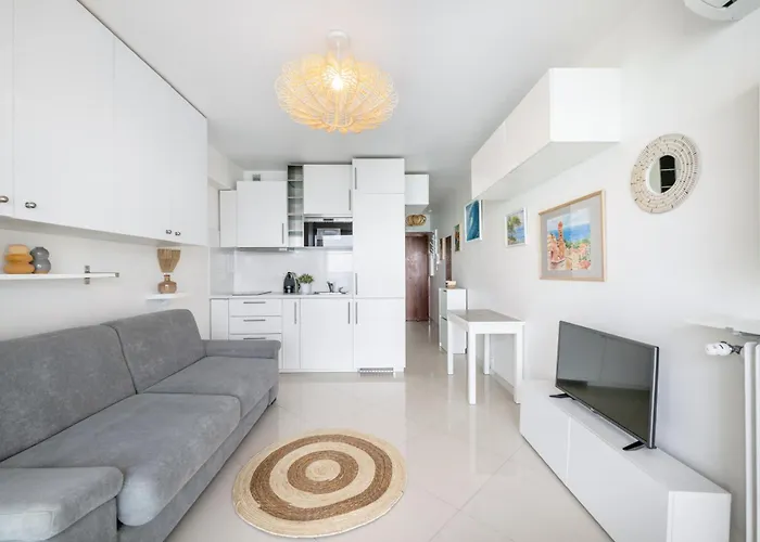 Rives D'or 2, Beautiful Beachfront Studio, Access, Ac شقة *
